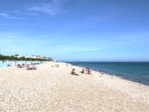 Aldwick beach looking east